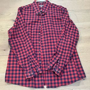 Eddie Bauer relaxed fit Flannel Button-Down: Classic Comfort and Style